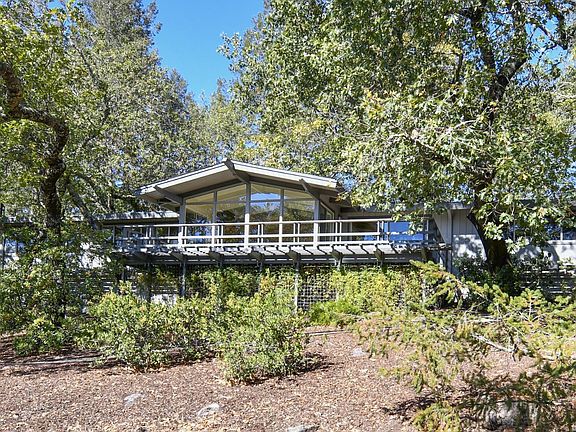 2nd image of 146 Knoll Circle