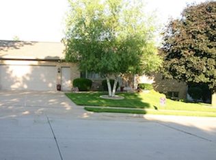 2030 Embassy West Dr, Dubuque, IA 52002