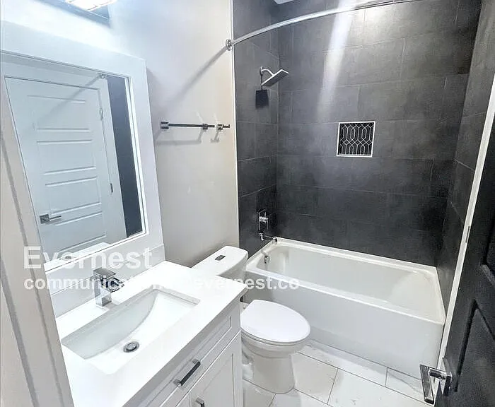 2116 Courtney Ave — Photo 16