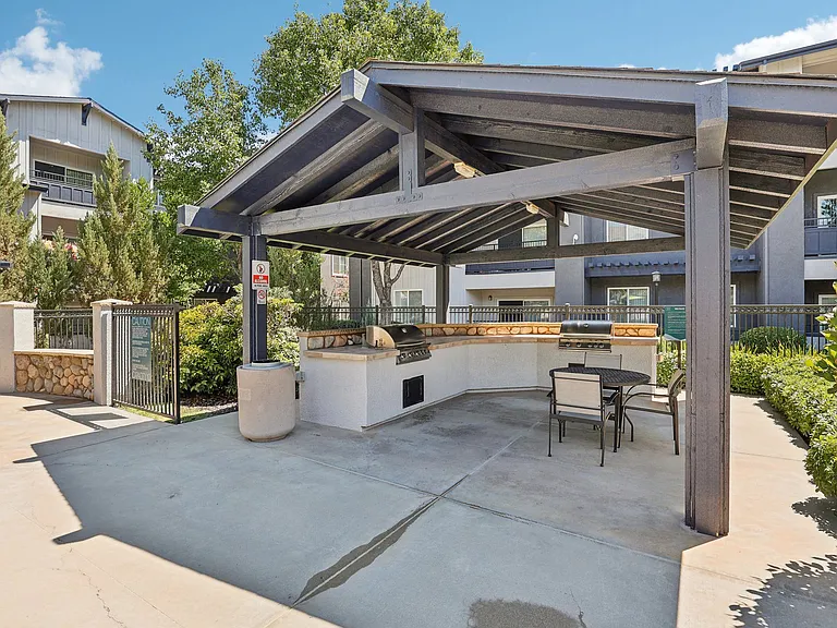 Waterstone Apartments — Photo 12