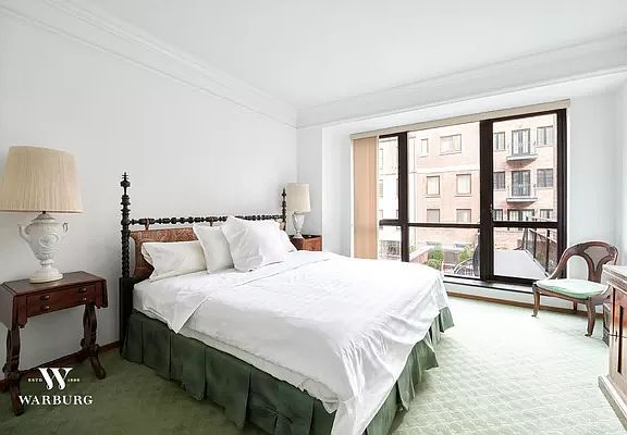 4th image of 157 E 74th St #3A