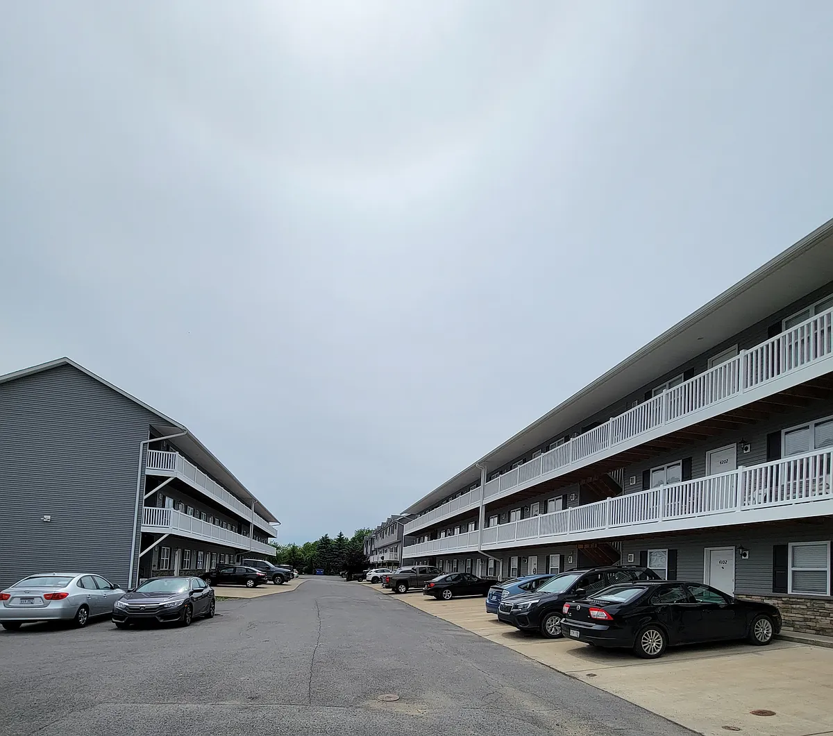 Building Photo - Mountain View Estates