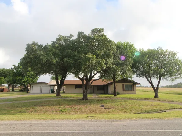 15651 Fm 463, Lytle, TX 78052