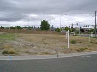 1 Silver Ct, Richland, WA 99352