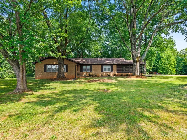 274 McEntire Rd, Tryon, NC 28782