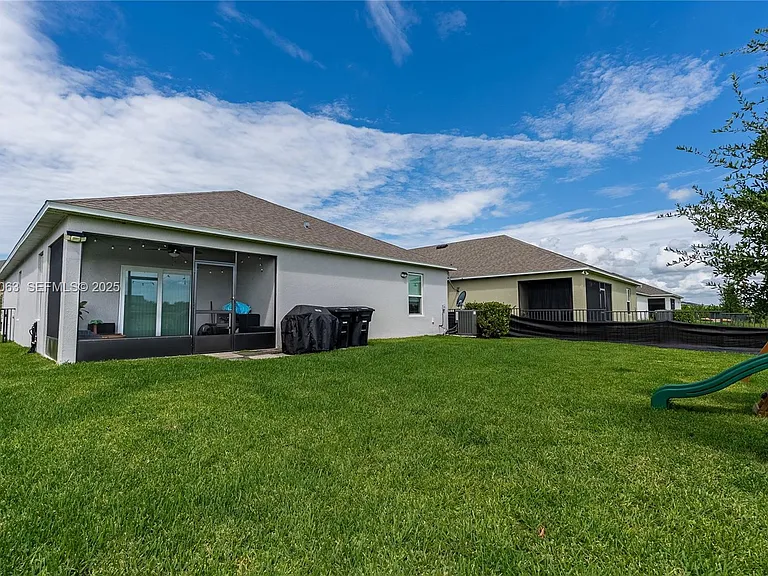10609 SW Vasari Way — Photo 13