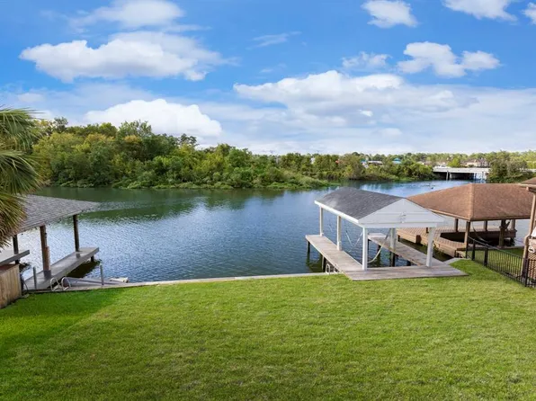 1019 N Hunting Tower Run, Conroe, TX 77316