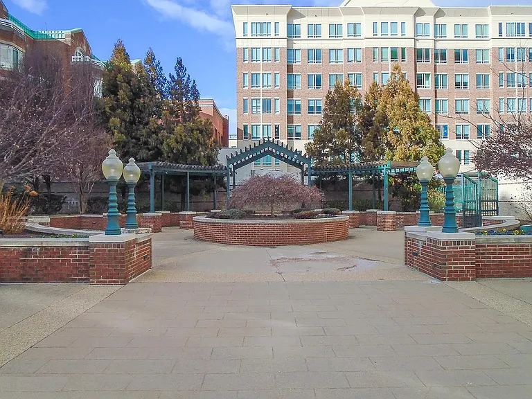 24 Courthouse Sq #105 — Photo 20