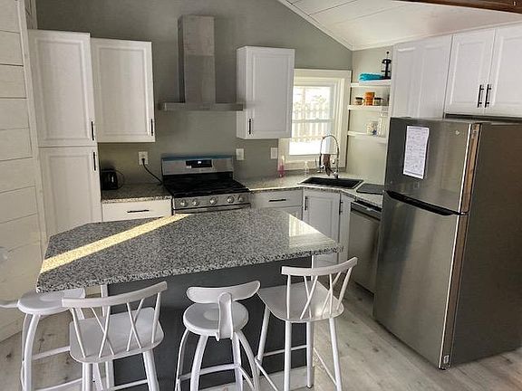 4th image of 3274 Honey Bee Dr