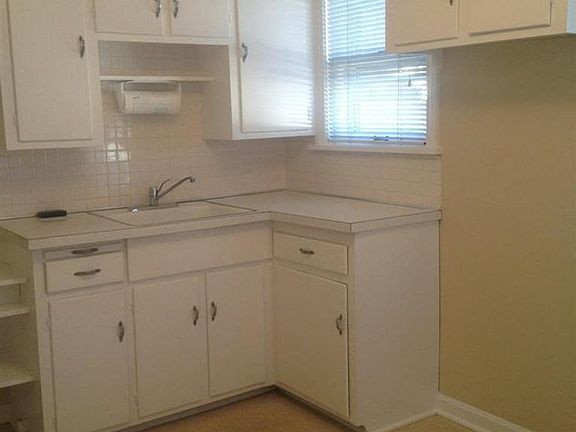 4th image of 4424 W 57th St