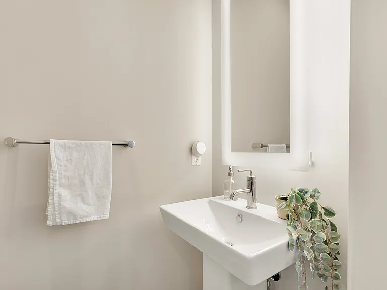 646 H St NE #601 — Photo 6