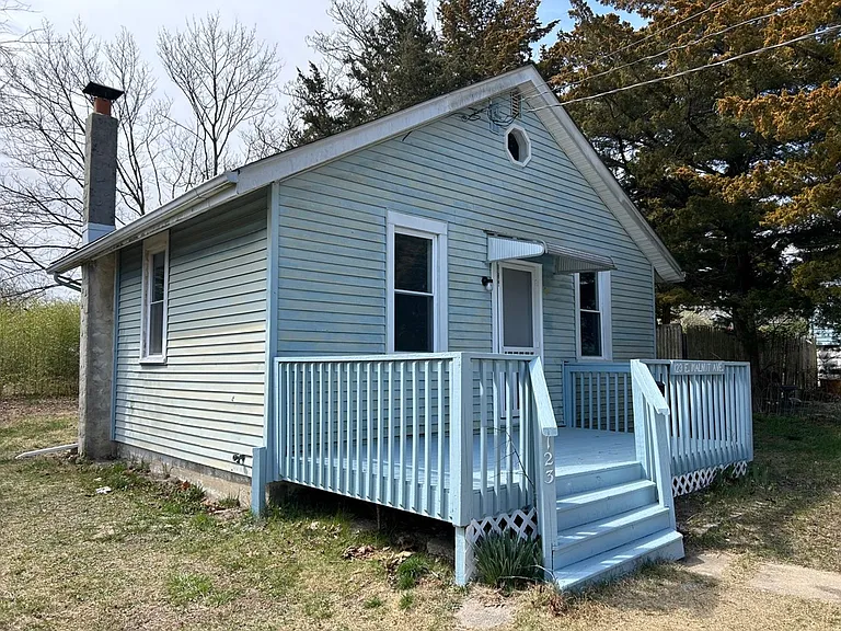 123 Walnut Ave — Photo 2