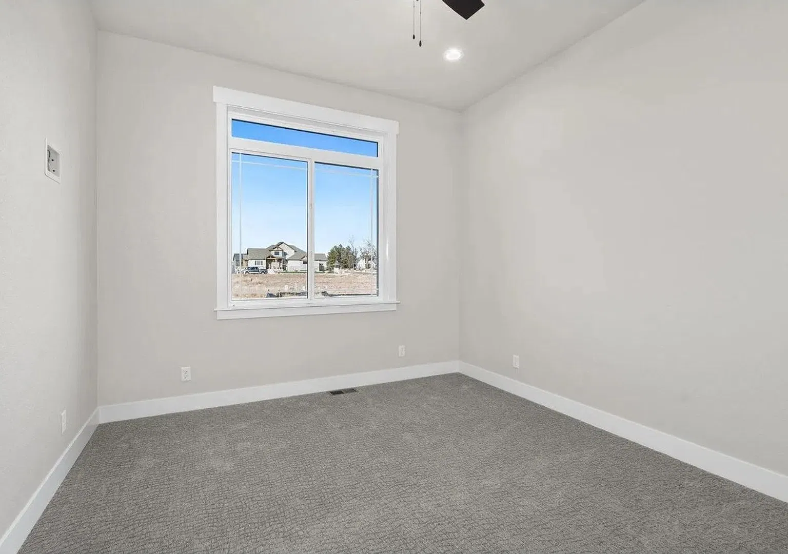 Stunning 5-Bedroom Ranch Home in Berthoud's Harvest Ridge Neighborhood! — Photo 3