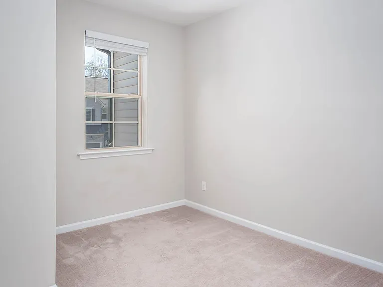 268 Rubrum Dr — Photo 12