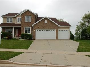 9443 Eagle Nest Ln, Middleton, WI 53562