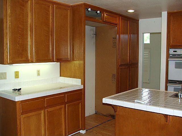 2nd image of 613 Fox Hollow Way