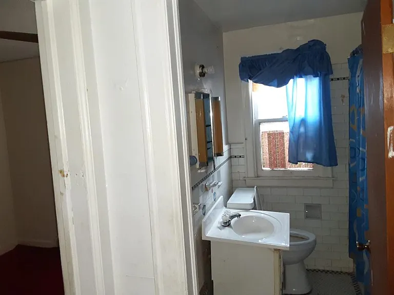 8544 Cloverlawn Ave — Photo 10