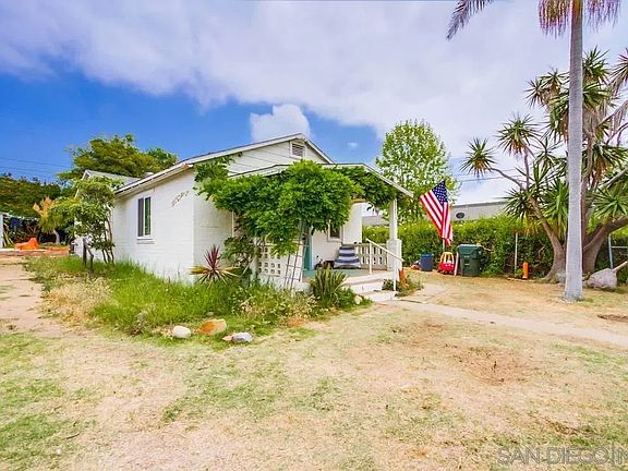 5th image of 2387 Newport Ave