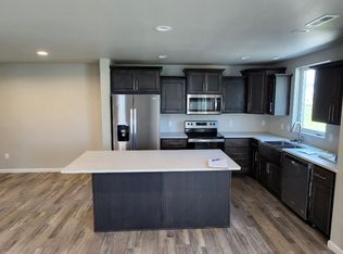 3318 Kenner Loop, Bismarck, ND 58504