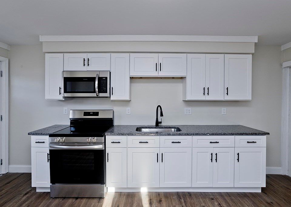 31823184 High St, Bondsville, MA 01009 Zillow