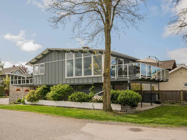 3099 McBride Ave, Surrey, BC V4A 3G9