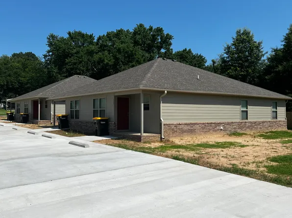 145 S Adams St, Charleston, AR 72933
