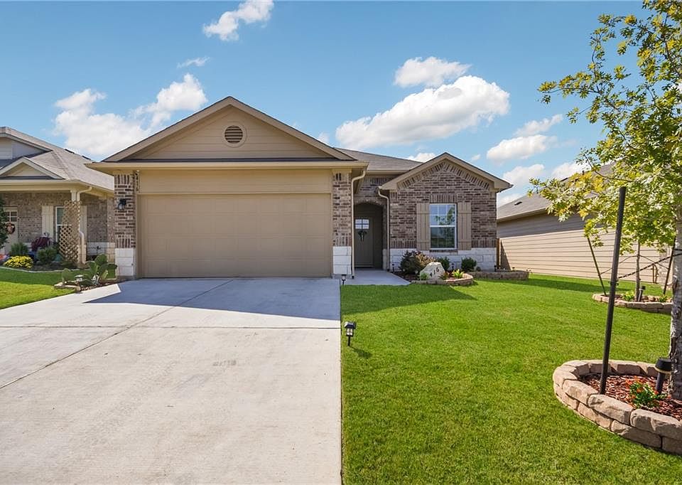 1st image of 416 Galway Bay Ln