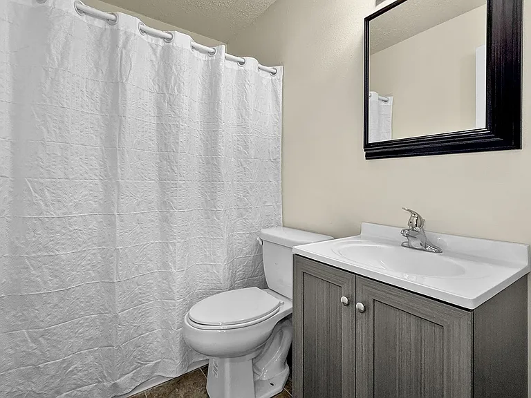 Find Your Perfect Fit at East Park Apartments! — Photo 30
