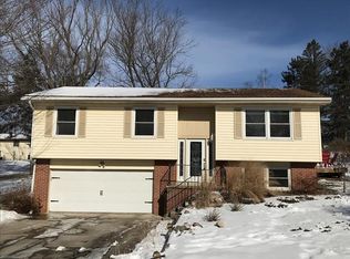 1212 W Circle Dr, Sparta, WI 54656