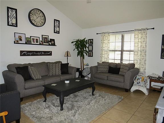 4th image of 2112 Skylark Dr