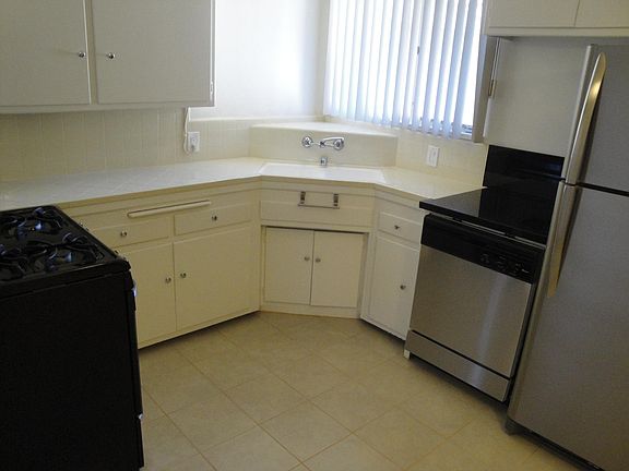 4th image of 11707 W Sunset Blvd APT 8