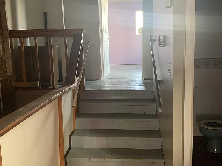 428 Main St — Photo 8