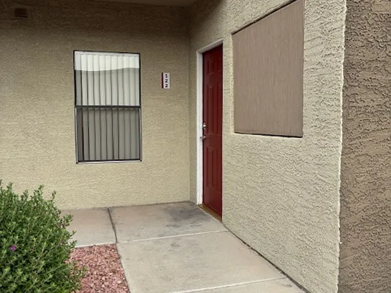 Mandalay Bay Apartments — Photo 37