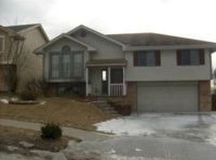 8261 Read St, Omaha, NE 68122