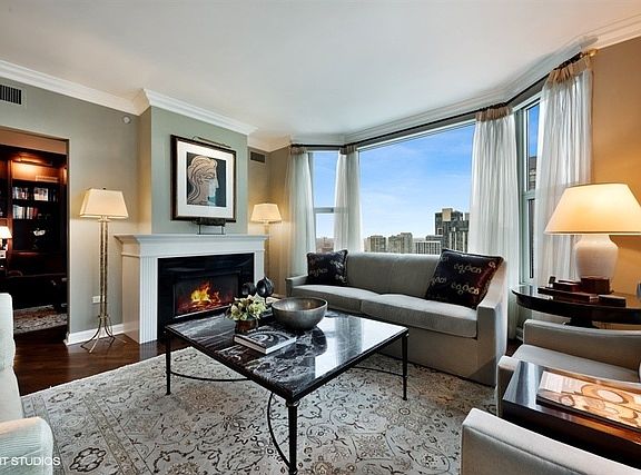 3rd image of 25 E Superior St APT 3605