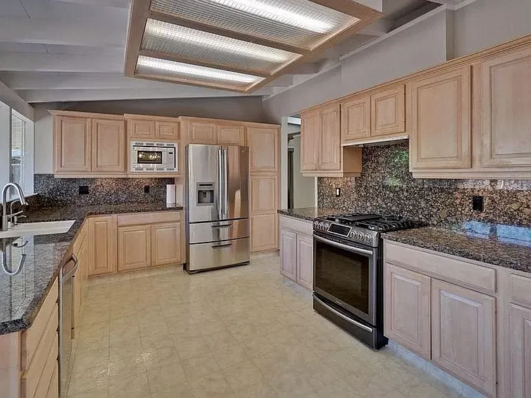 1011 Moreno Ave — Photo 12
