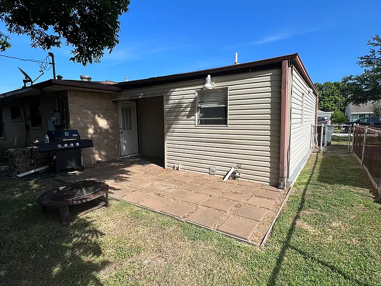 116 Bonita Ave — Photo 9