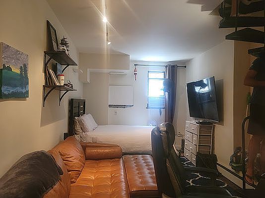 4th image of 255 E 10th St APT 1B