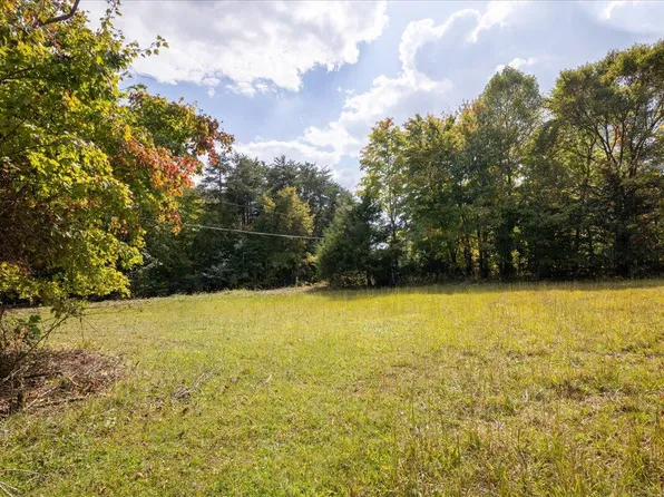 6 Ball Park Rd, Rocky Mount, VA 24151