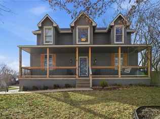1201 SW Southcrest Dr, Blue Springs, MO 64015
