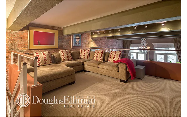 Sold by Douglas Elliman | media 22