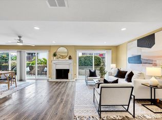 835 Amigos Way APT 17, Newport Beach, CA 92660
