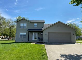 307 N Calhoun St, Fairbury, IL 61739