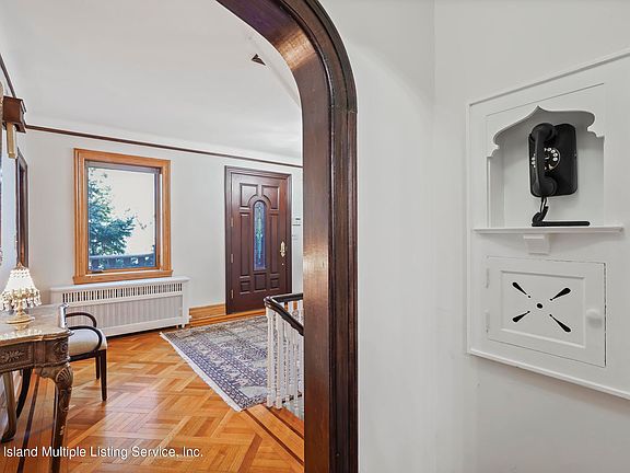 4th image of 294 Howard Ave