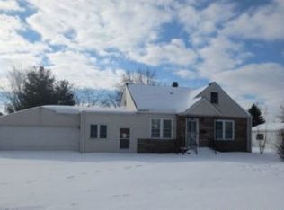 529 Parkway Ave, Loves Park, IL 61111