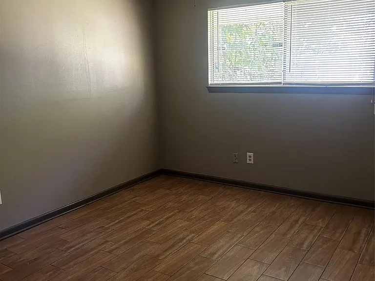 11718 Zarroll Dr — Photo 9