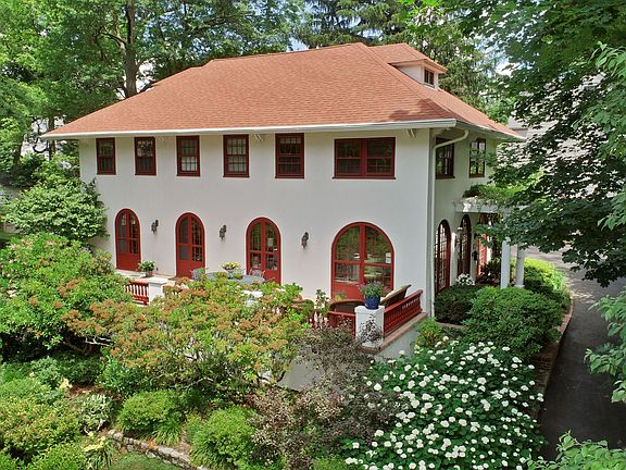 132 Pondfield Rd W Bronxville-print-007-061-003d-4200x2363-300dpi.jpg