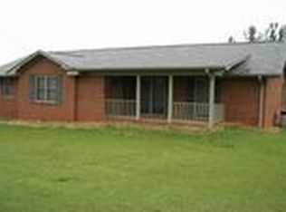 96 Meadow Lakes Dr, Lexington, GA 30648