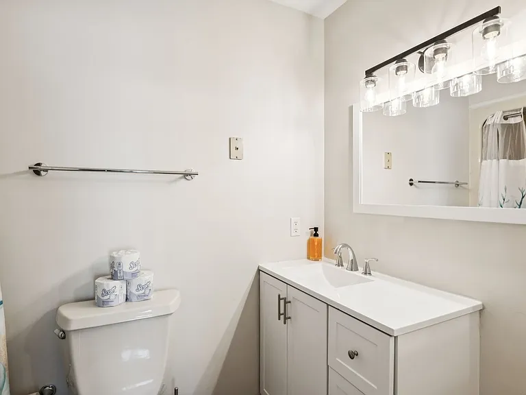 101 W Cape Shores Dr — Photo 38