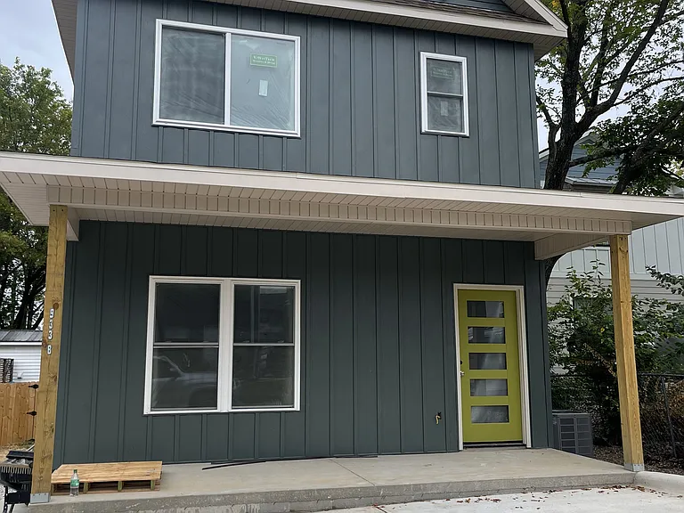 933 N Oakland Ave #B — Photo 1